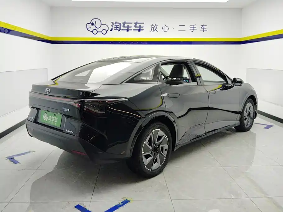 Toyota bZ3 — миниатюра 3