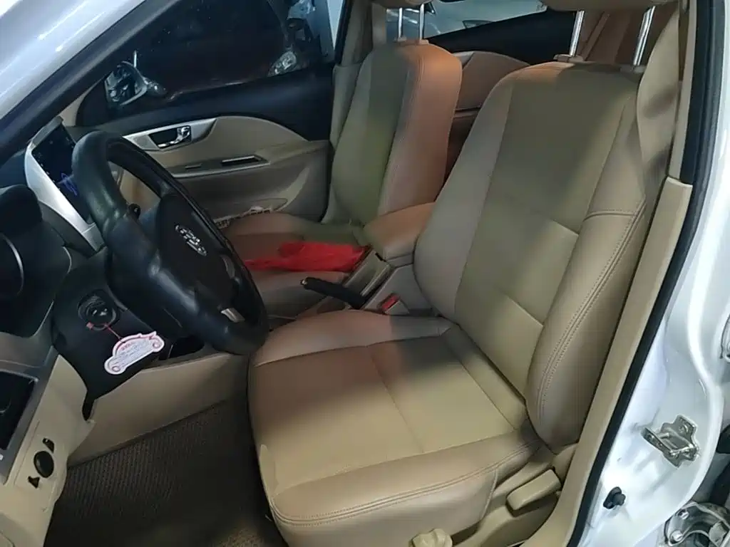 Buick Excelle — миниатюра 15