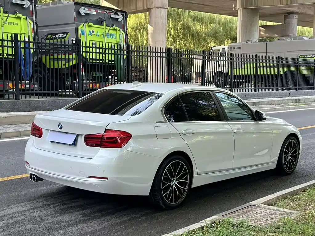 BMW 3 Series — миниатюра 6