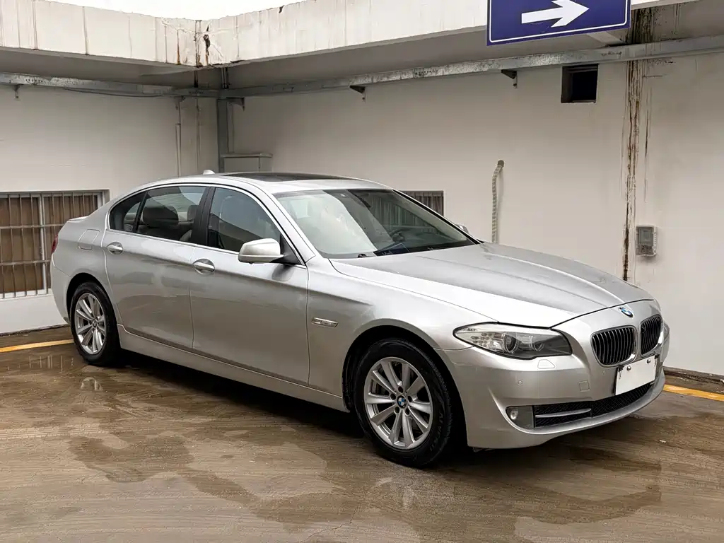BMW 5 Series — миниатюра 3