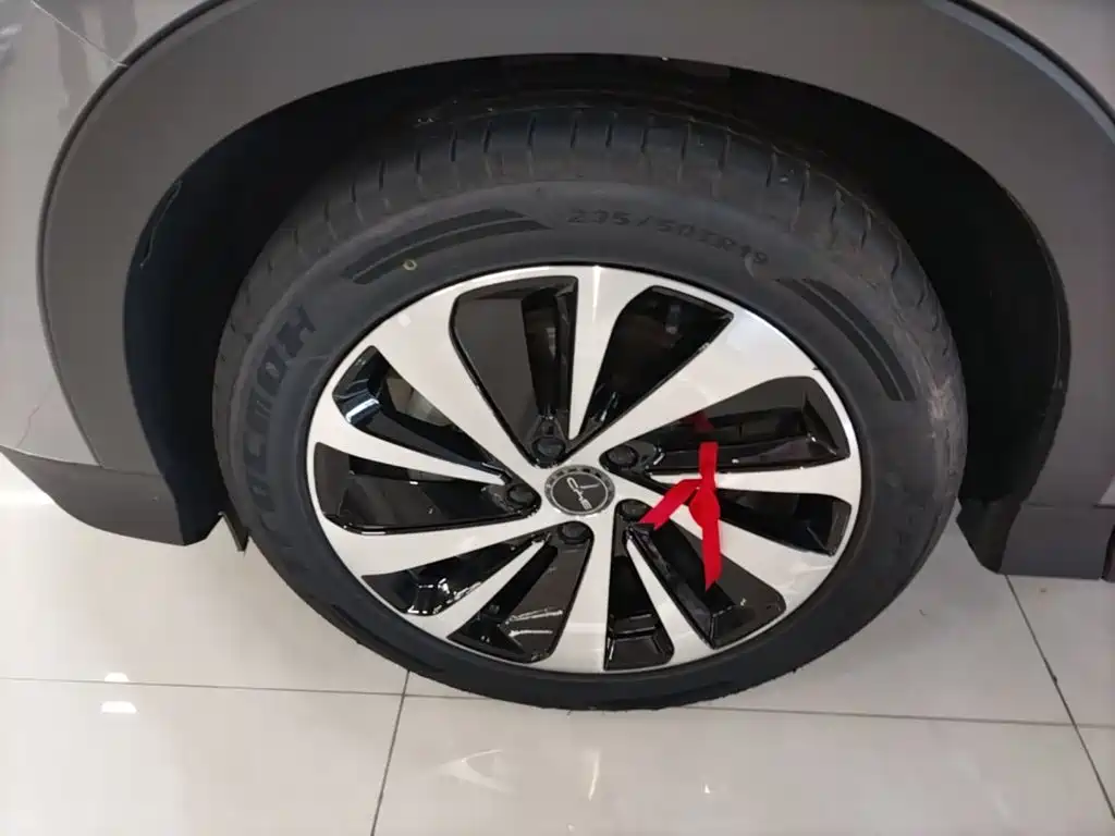 BYD PLUS New Energy — миниатюра 23