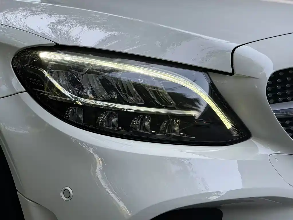 Mercedes-Benz C-Class — миниатюра 7