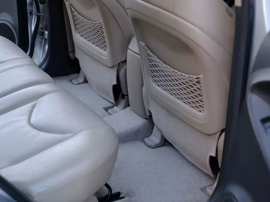 Toyota RAV4 — миниатюра 57