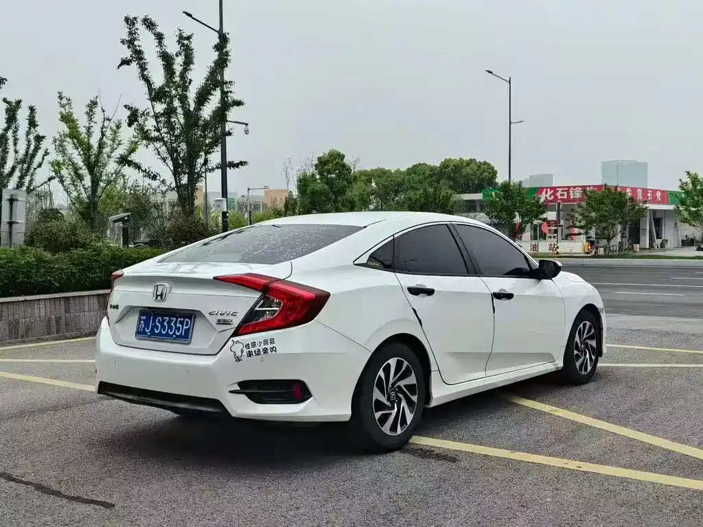 Honda Civic — миниатюра 8