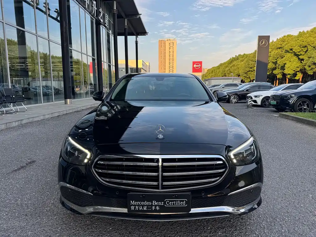 Mercedes-Benz E-Class — миниатюра 2