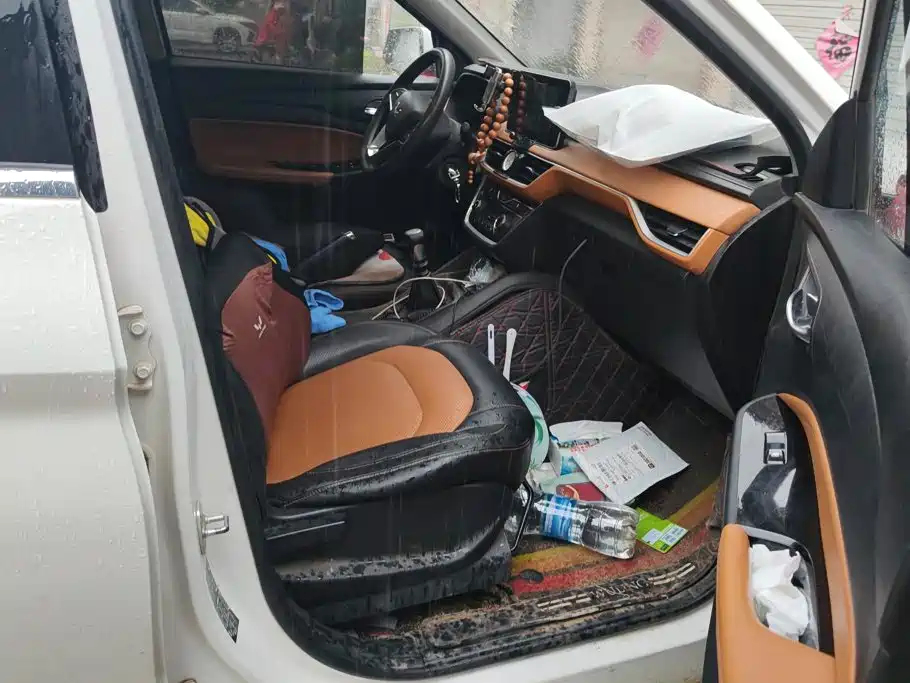 Wuling Hongguang S3 — миниатюра 8
