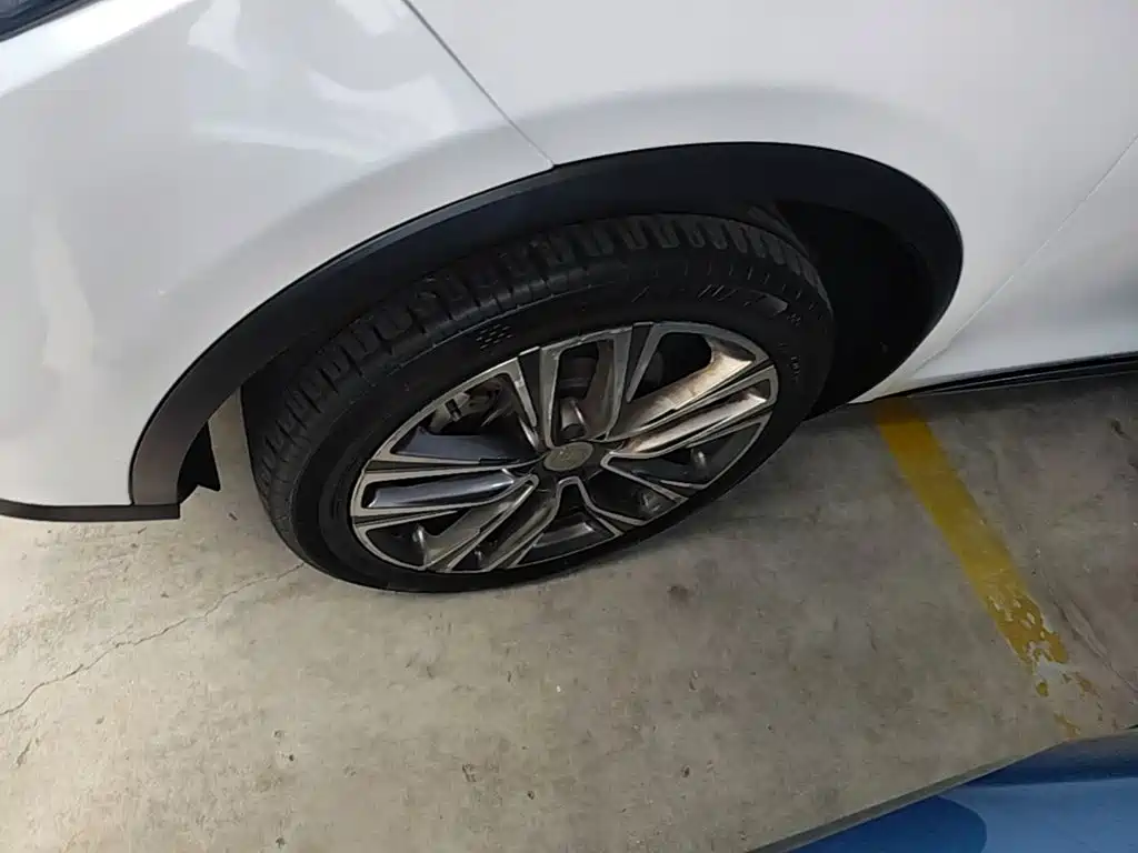BYD Tang — миниатюра 23