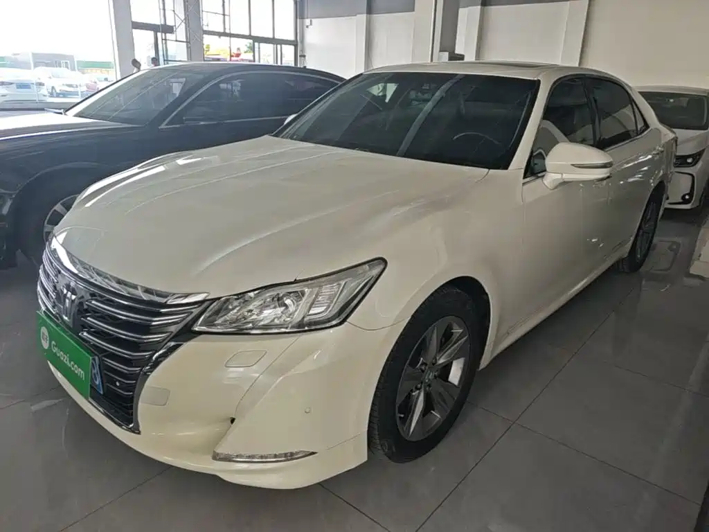 Toyota Crown — миниатюра 2