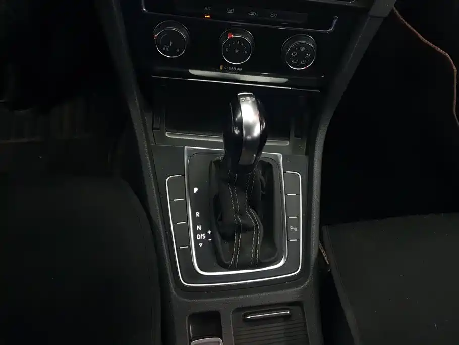 Volkswagen Golf — миниатюра 16