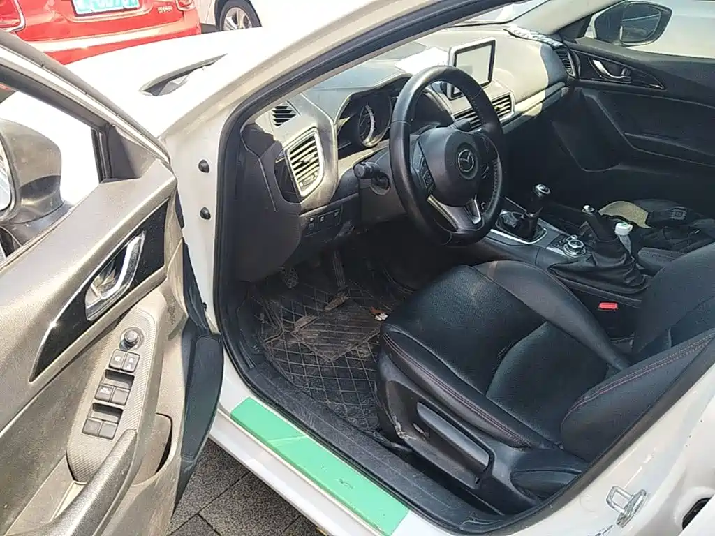 Mazda 3 Axela — миниатюра 16