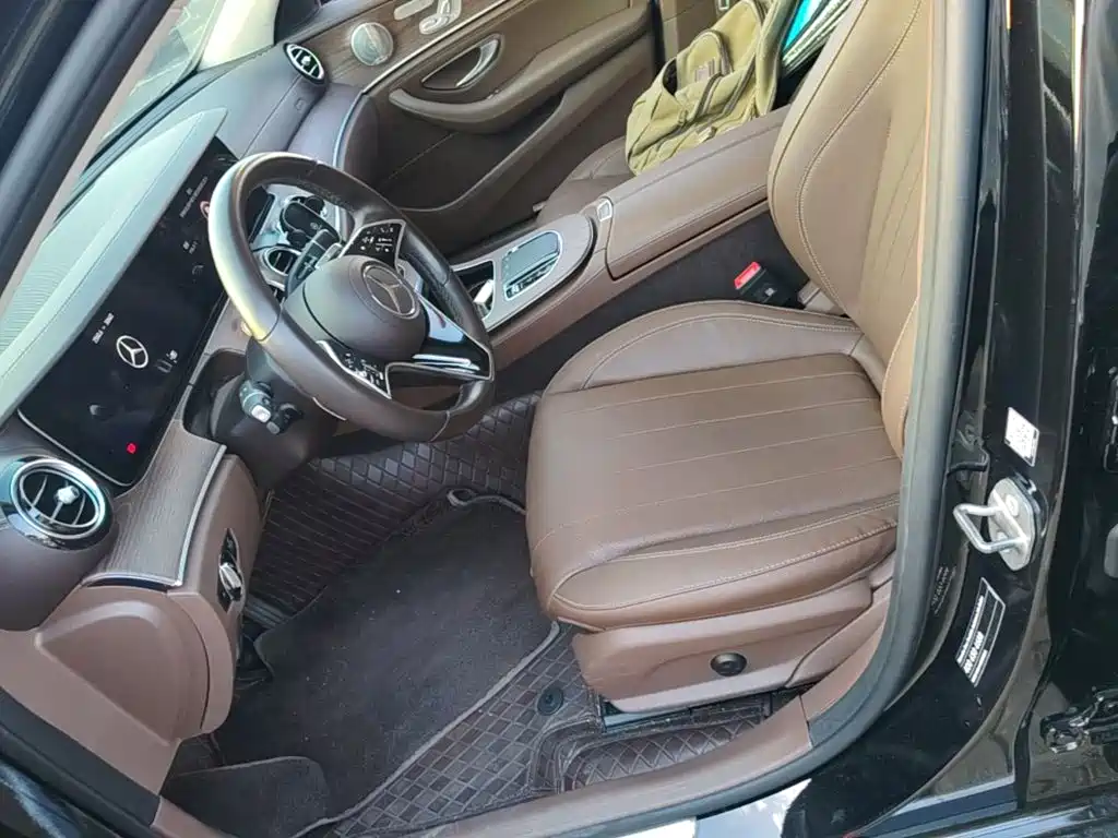 Mercedes-Benz E-Class — миниатюра 15