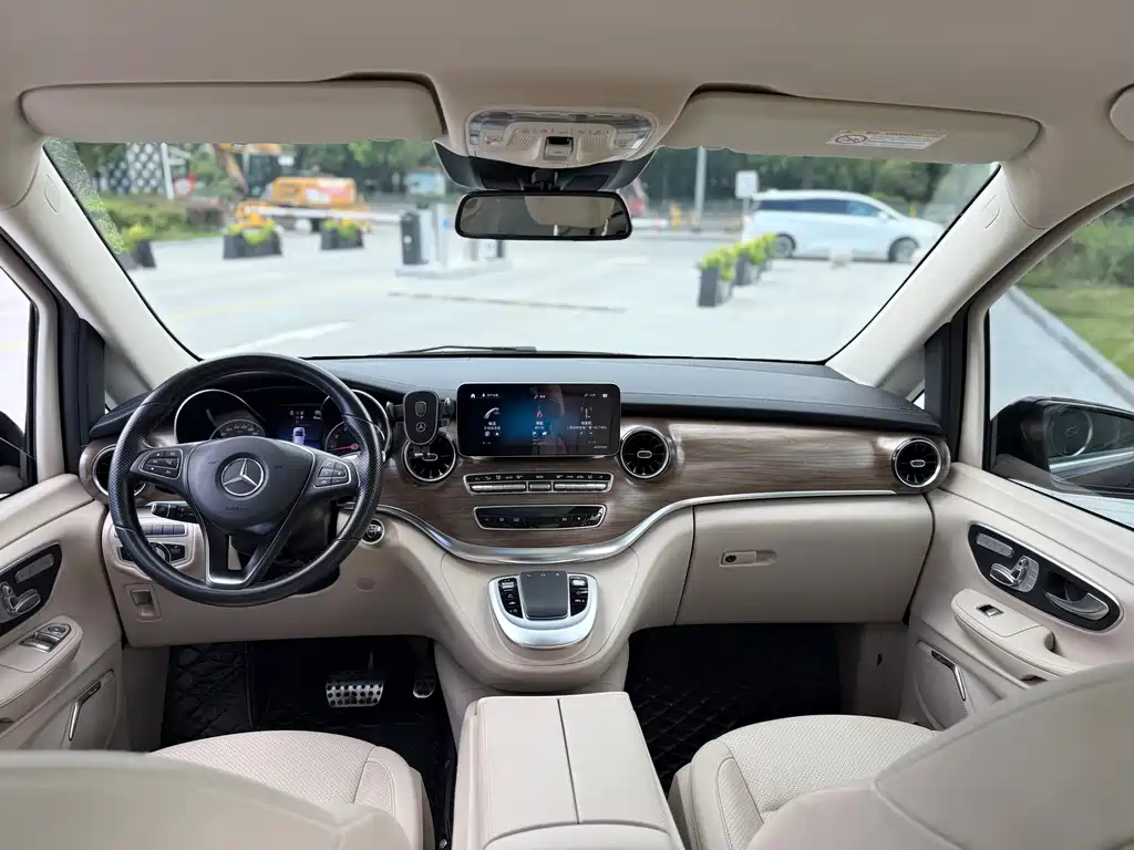 Mercedes-Benz V-Class — миниатюра 7