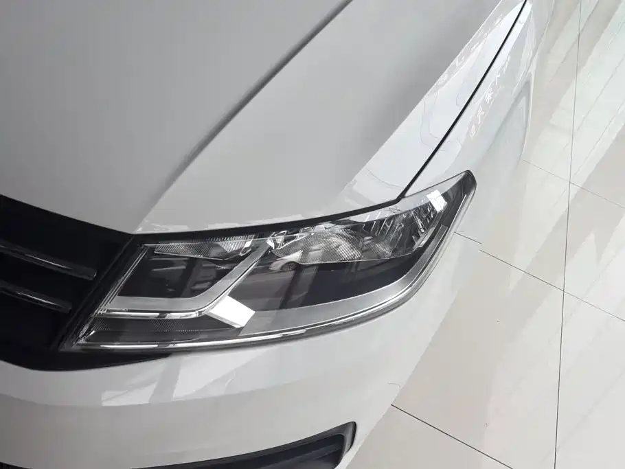 Volkswagen Santana — миниатюра 5