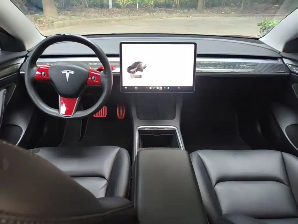 Tesla Model 3 — миниатюра 10