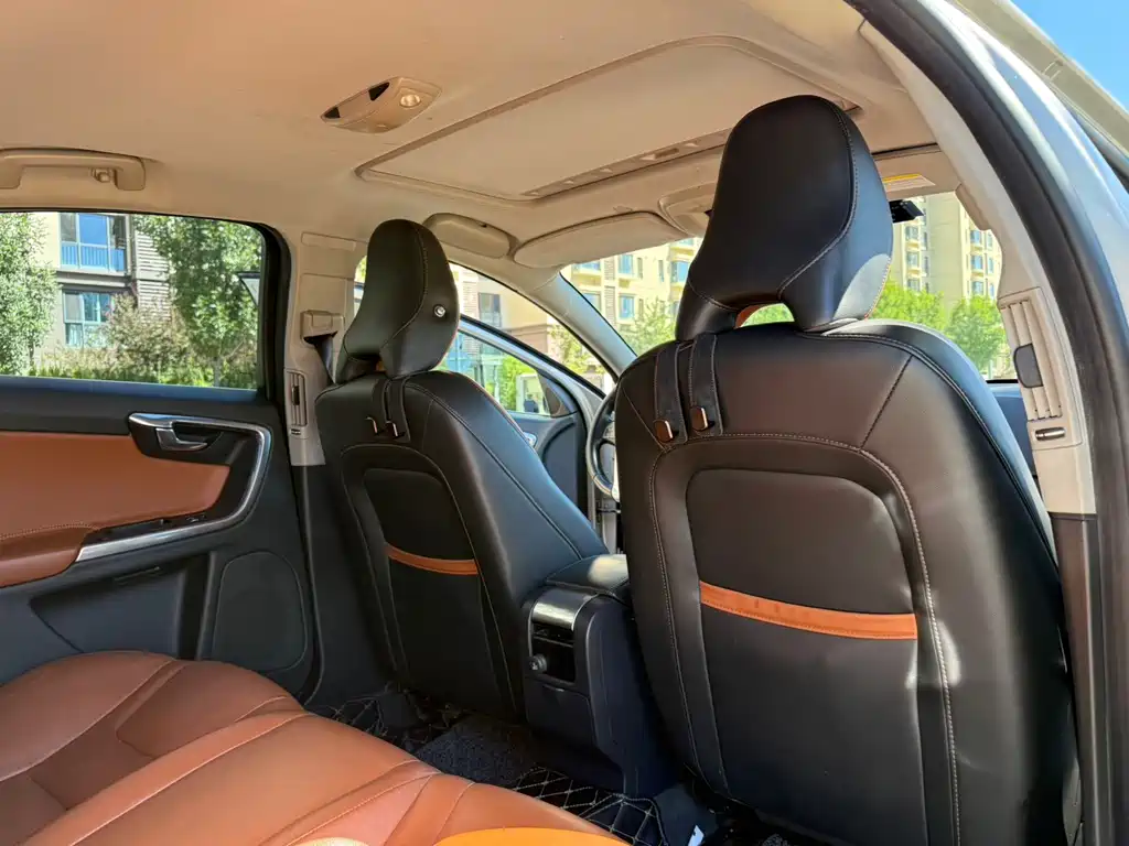 Volvo S60 — миниатюра 9