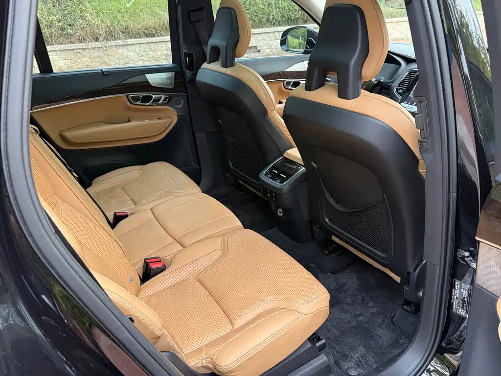 Volvo XC90 — миниатюра 15