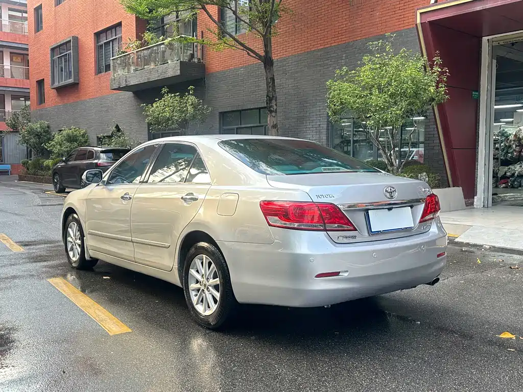Toyota Camry — миниатюра 4
