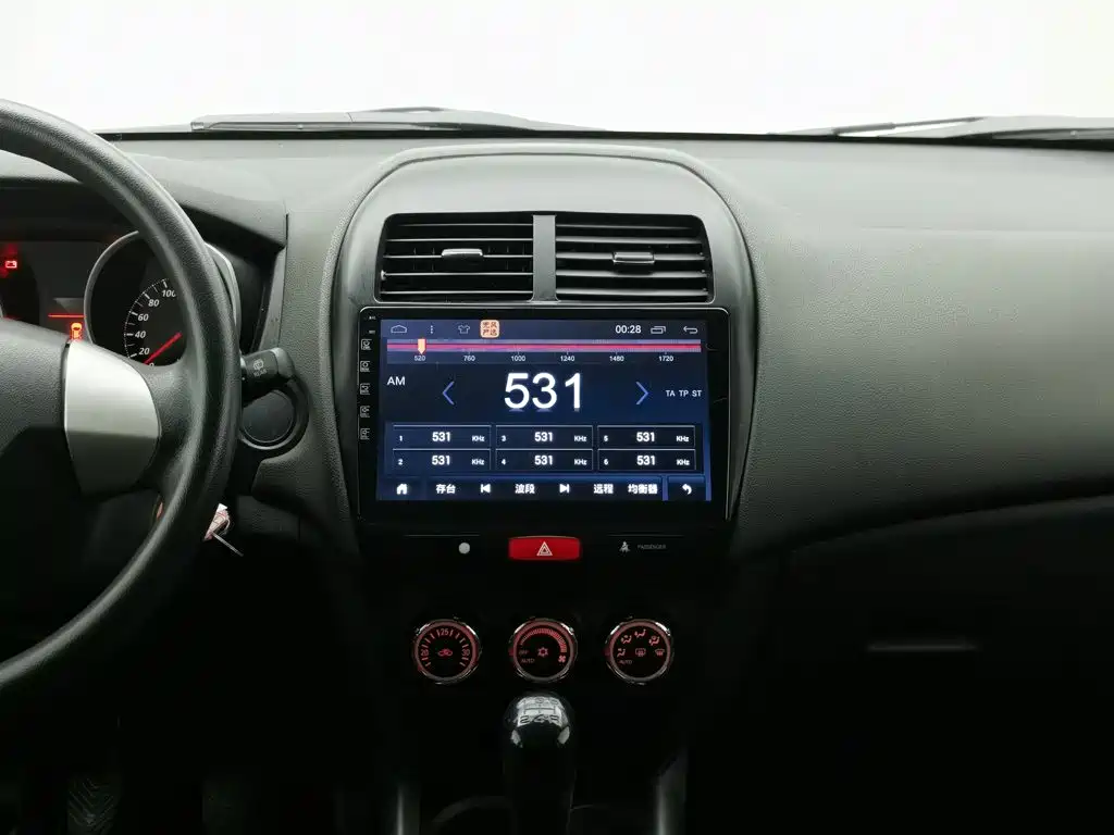 Mitsubishi ASX — миниатюра 12