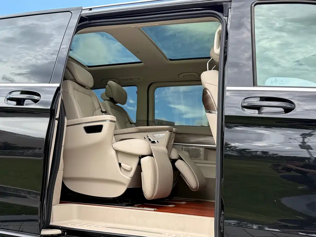 Mercedes-Benz V-Class — миниатюра 14