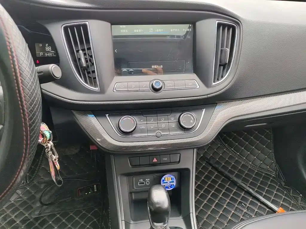 Roewe 360 — миниатюра 13