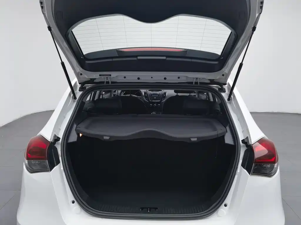 MG MG5 — миниатюра 16