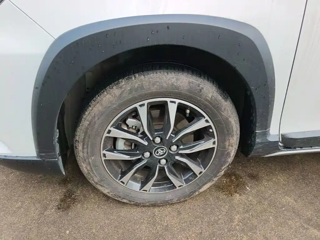 Toyota Yaris L — миниатюра 23