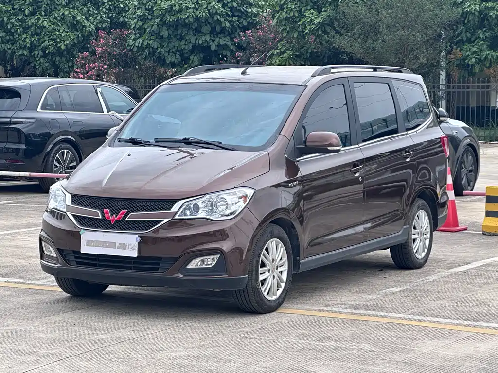 Wuling Hongguang 2017