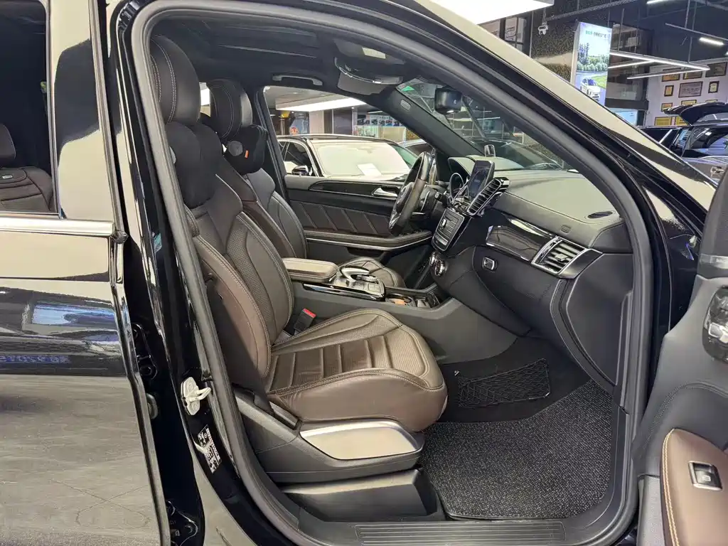 MERCEDES-BENZ GLS AMG