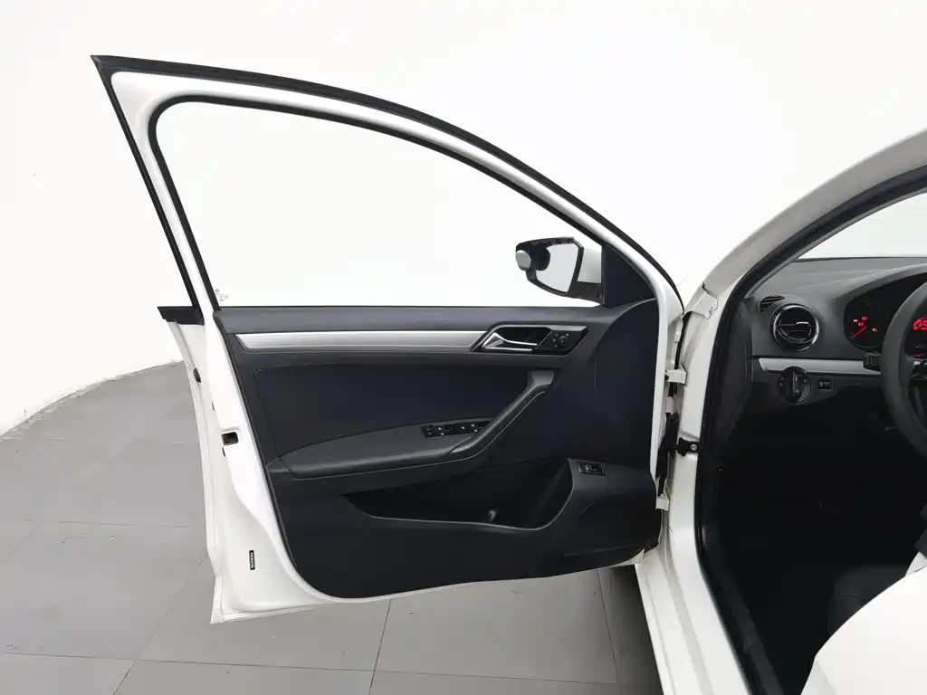 Volkswagen Jetta — миниатюра 8