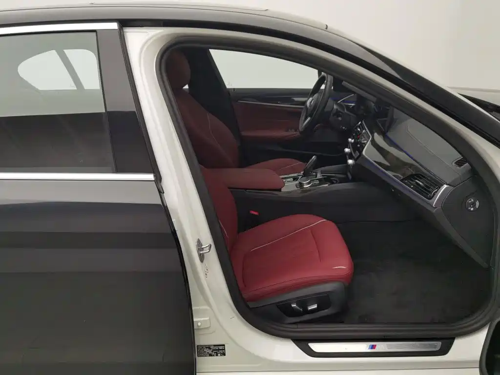 BMW 5 Series — миниатюра 23