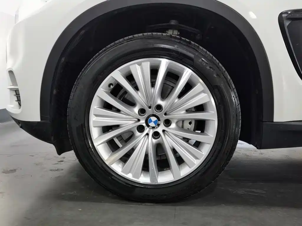 BMW X5 (Import) — миниатюра 17