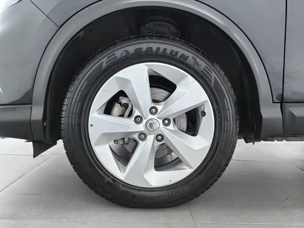 Nissan Qashqai — миниатюра 17