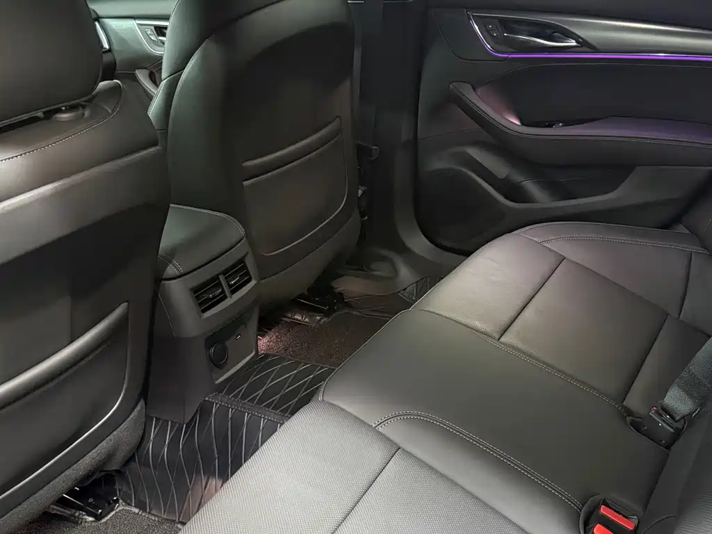 Cadillac CT5 — миниатюра 4