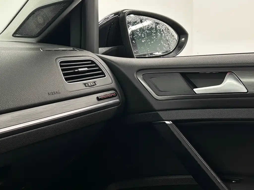 VOLKSWAGEN GOLF NEW ENERGY