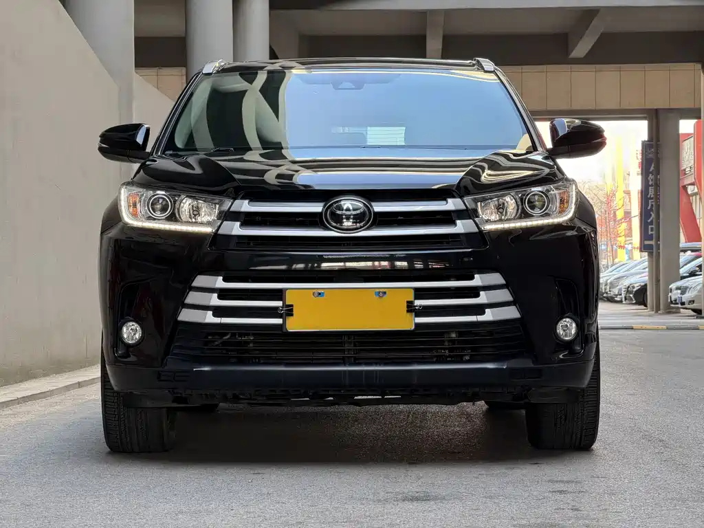 TOYOTA HIGHLANDER