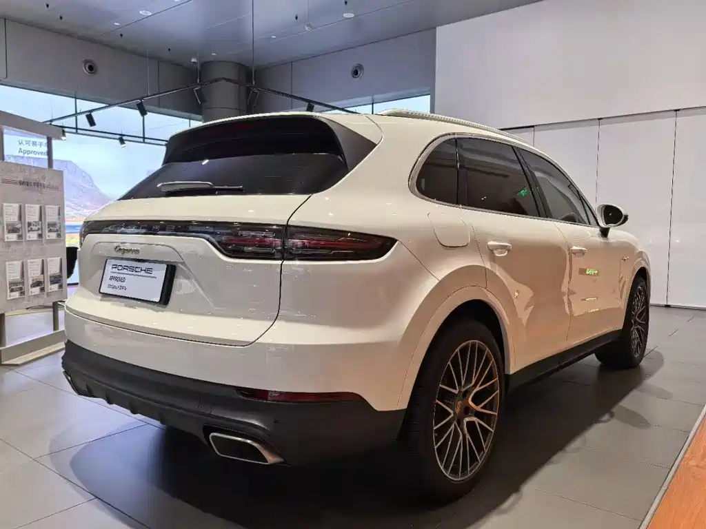 PORSCHE CAYENNE NEW ENERGY