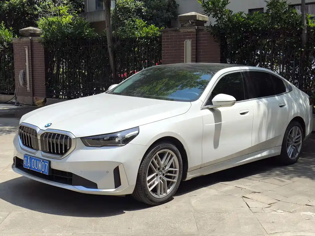 BMW 5 Series 2024