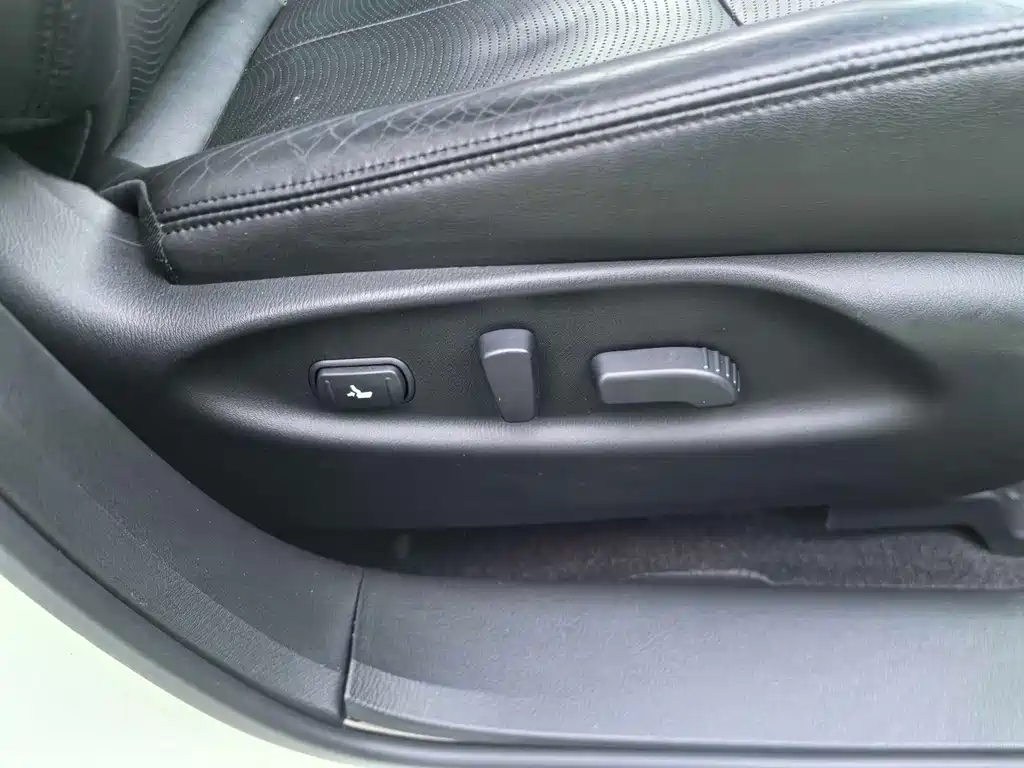 Infiniti M — миниатюра 15
