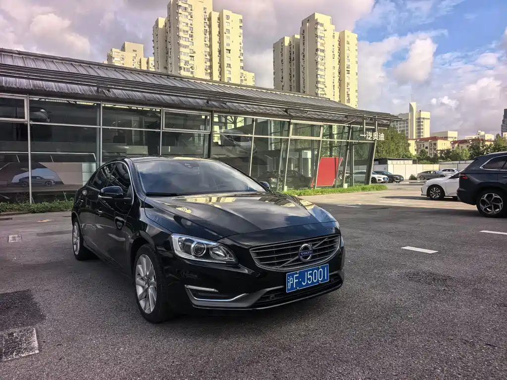 Volvo S60 — миниатюра 3