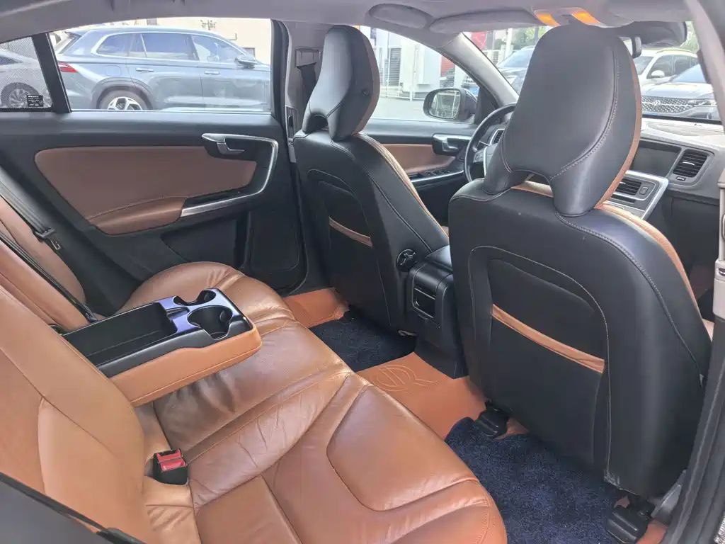 Volvo S60 — миниатюра 8