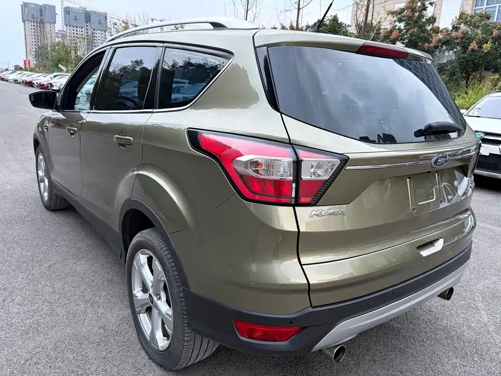 Ford Kuga — миниатюра 9