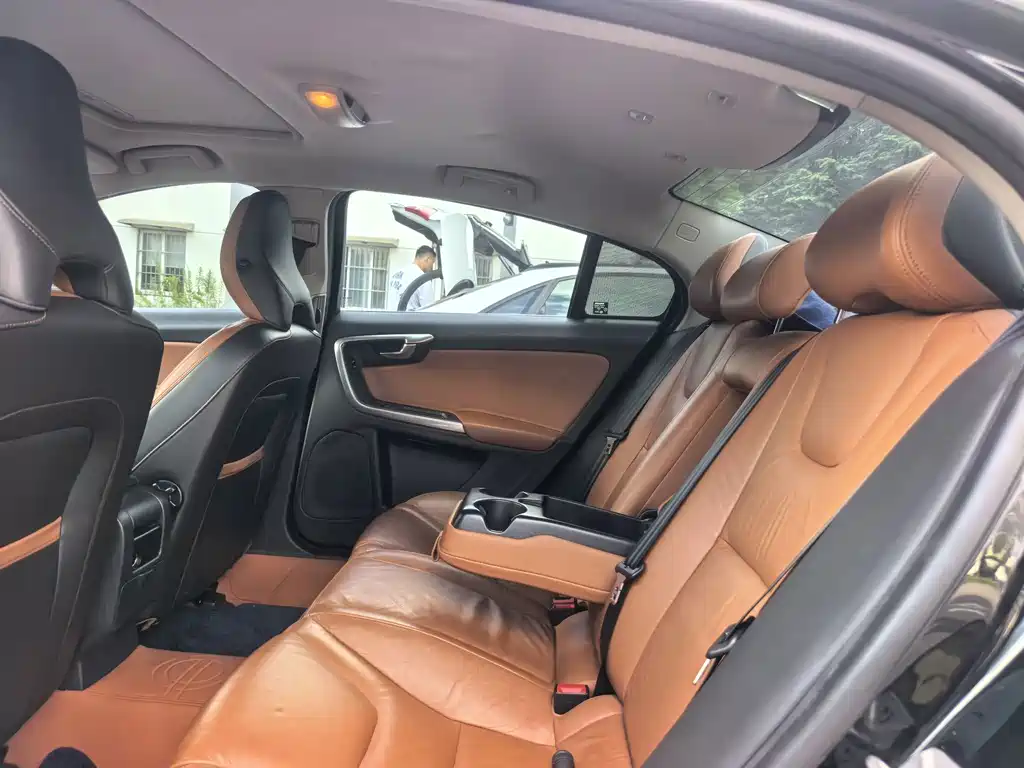 Volvo S60 — миниатюра 13