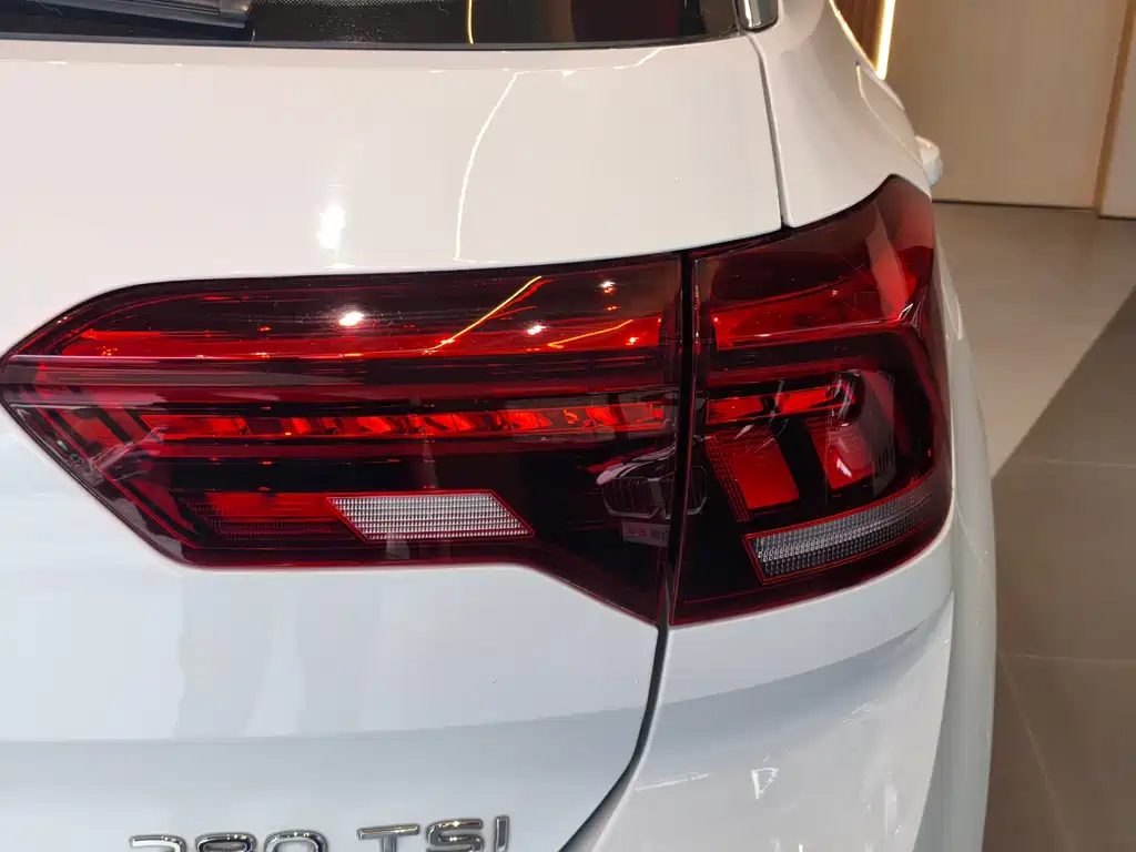 VOLKSWAGEN T ROC EXPLORING SONGS