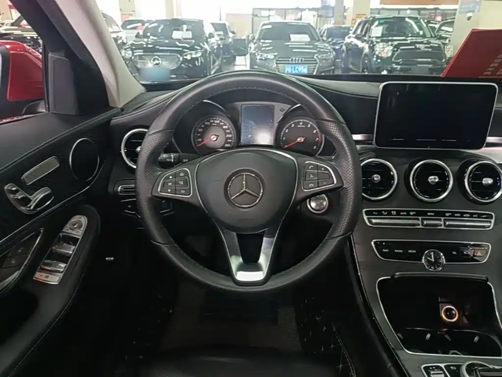 Mercedes-Benz C-Class — миниатюра 11