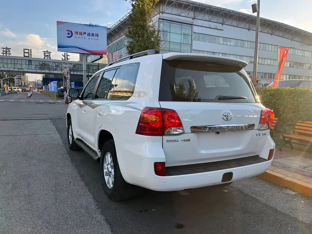 Toyota Land Cruiser 2012 4.0L AT VX