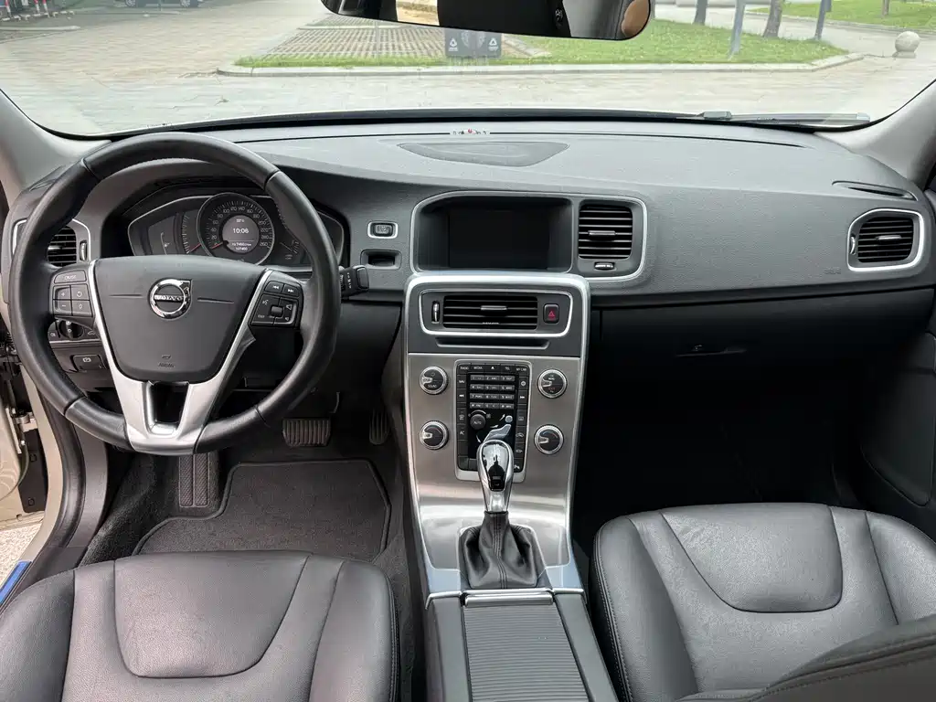 Volvo S60 — миниатюра 6
