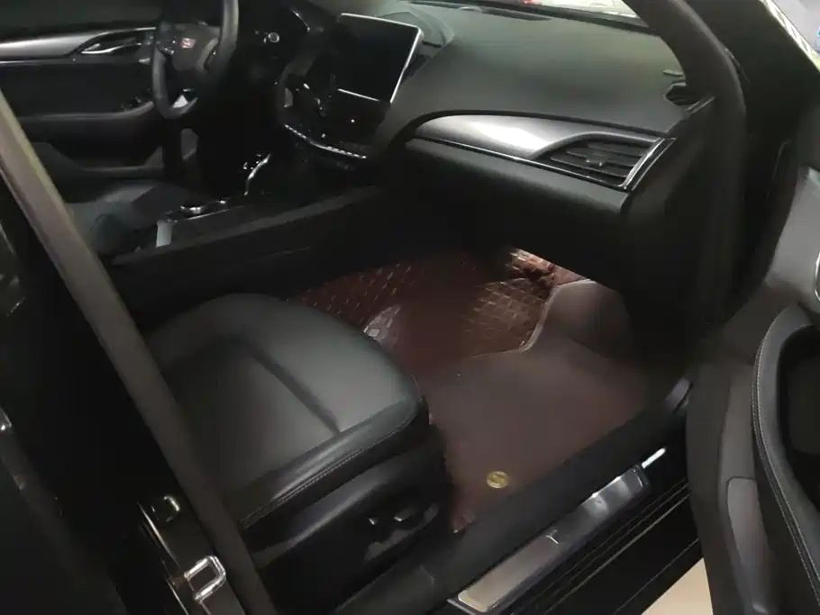 Cadillac CT5 — миниатюра 8