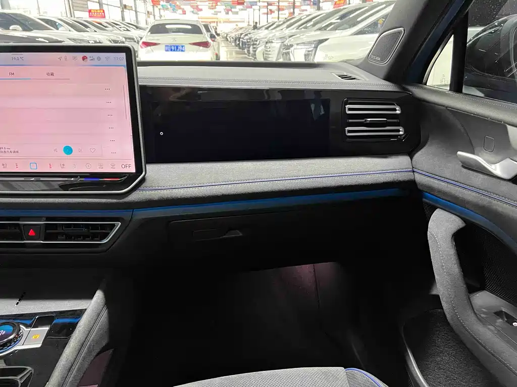 Volkswagen Tiguan L — миниатюра 12