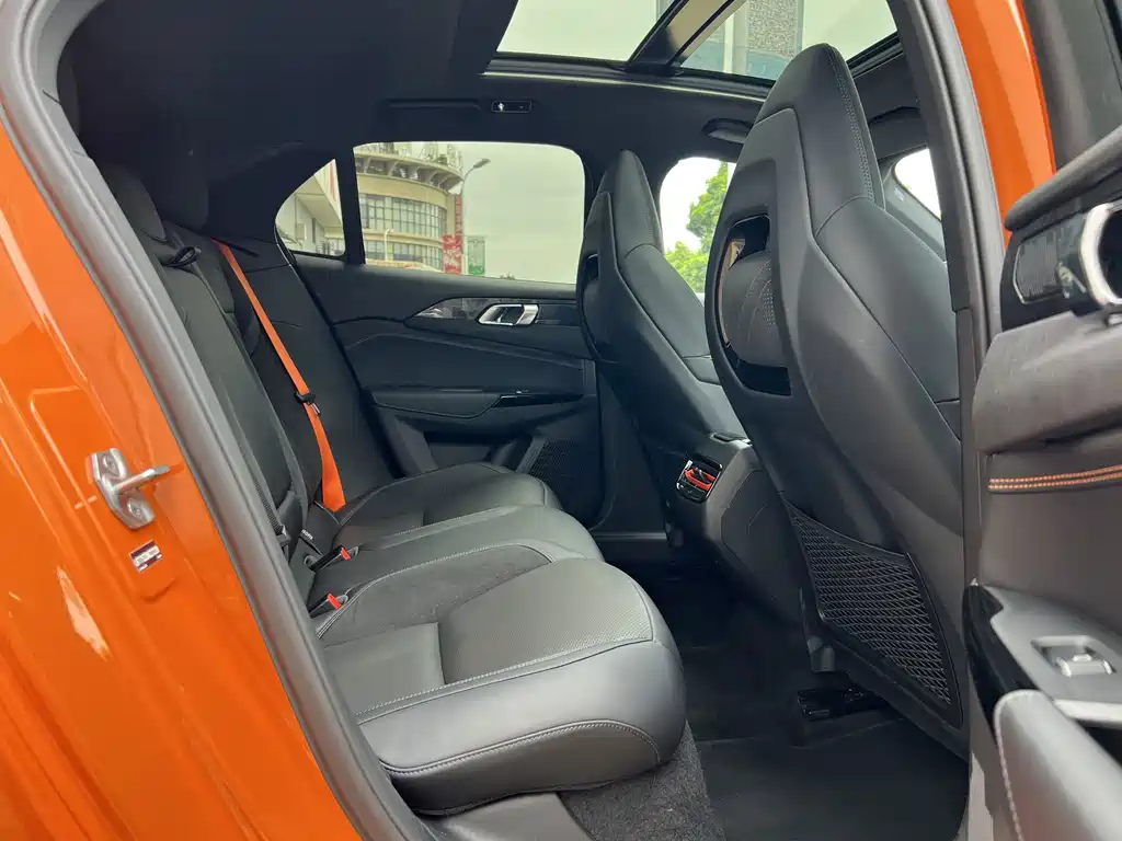 Lynk & Co 02 Hatchback — миниатюра 13