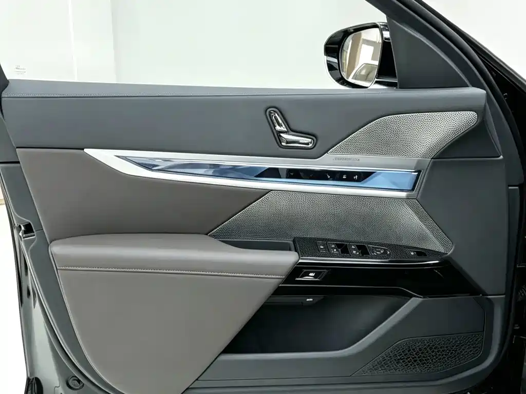 BMW 7 Series — миниатюра 6